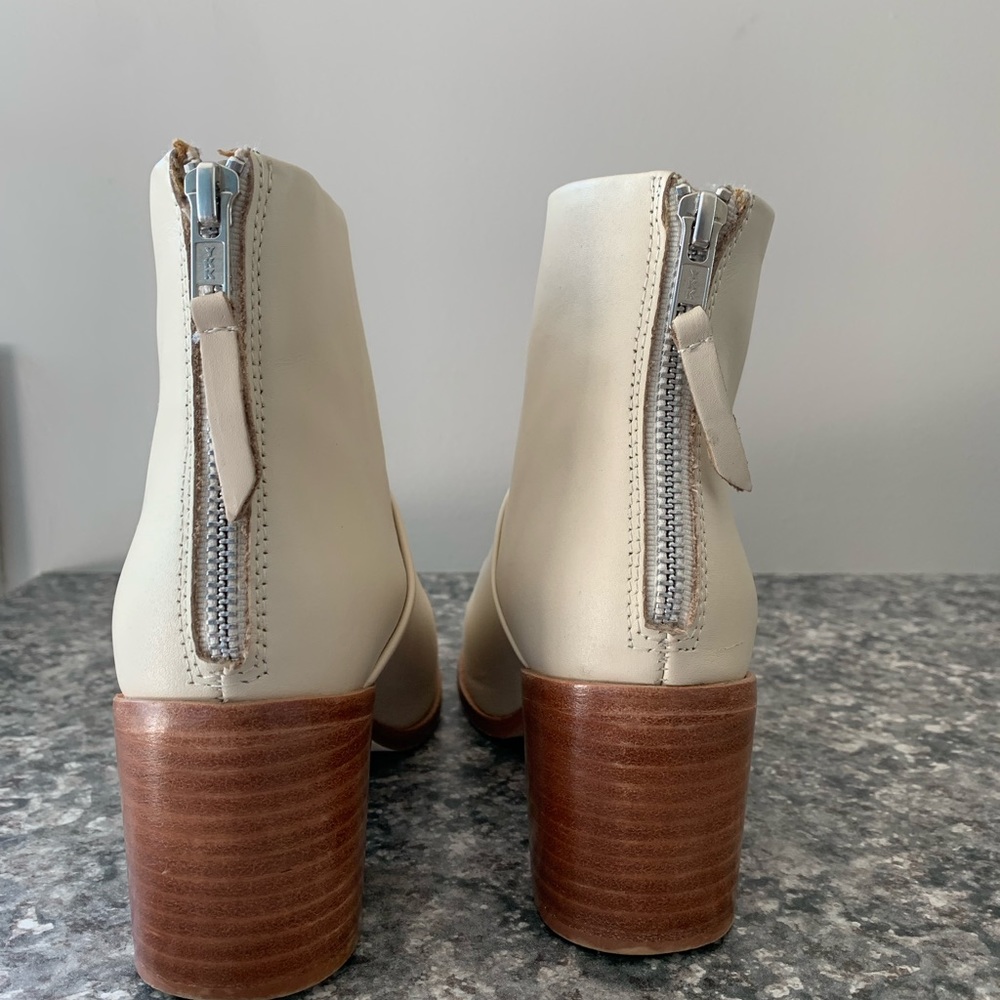 Nisolo Dari white leather ankle boot in Bone, size 9 - Picture 5 of 5